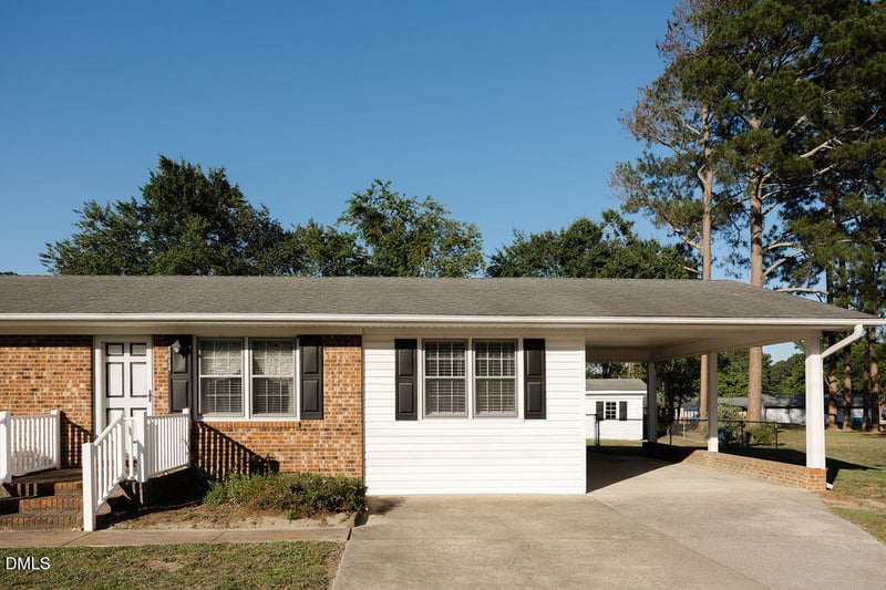 1612 Fairground Rd, Dunn, NC 28334