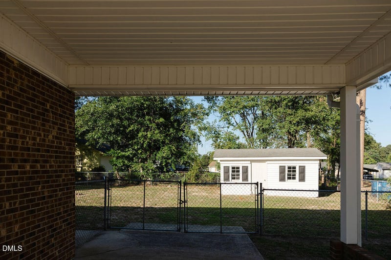 1612 Fairground Rd, Dunn, NC 28334