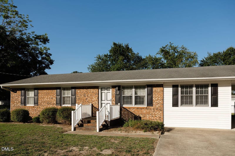 1612 Fairground Rd, Dunn, NC 28334