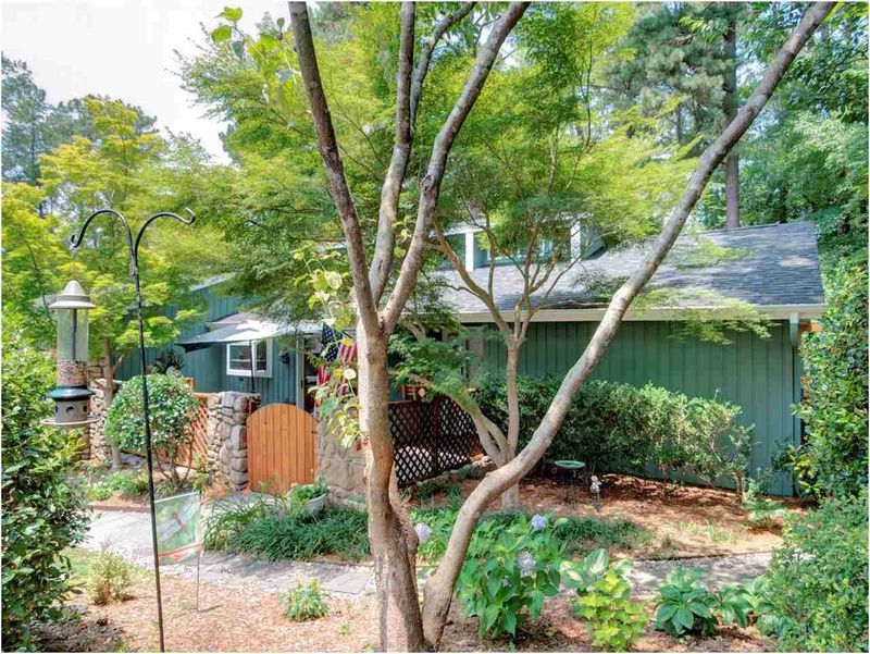 1612 Lakepark Dr, Raleigh, NC 27612