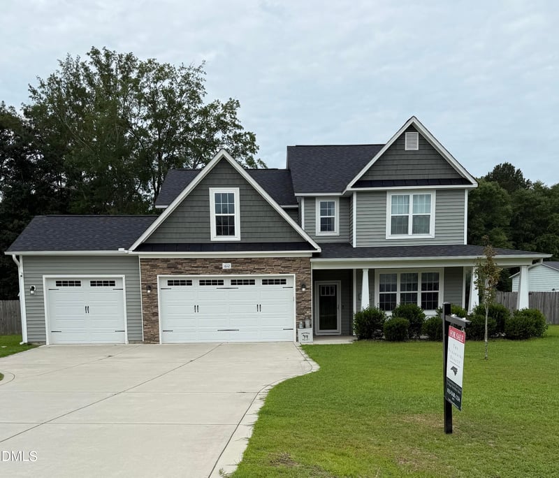1612 Lizzie Lou Ct, Hope Mills, NC 28348
