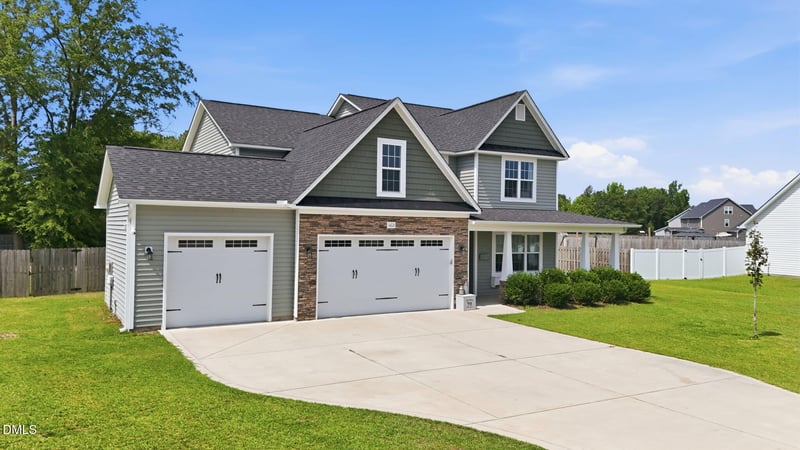 1612 Lizzie Lou Ct, Hope Mills, NC 28348