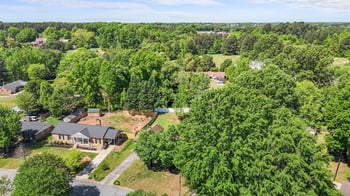 1612 Regency Dr, Burlington, NC 27215