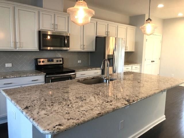 1612 Topaz Ct, Apex, NC 27502