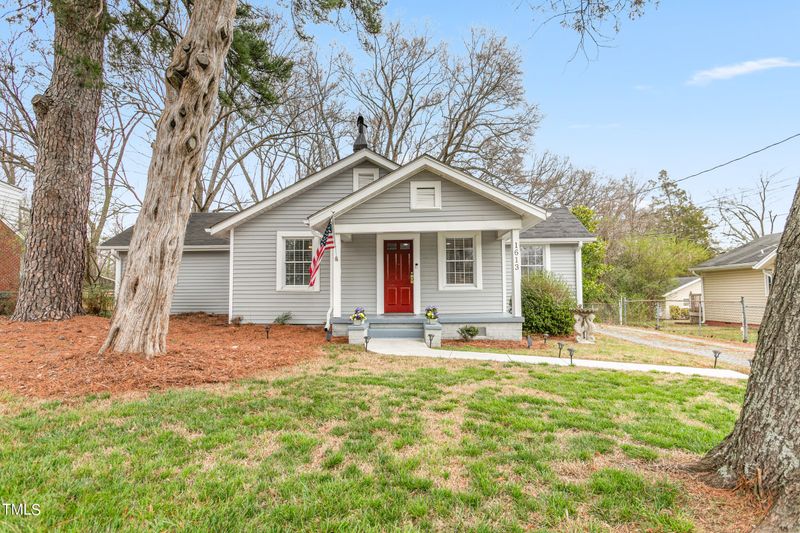 1613 W Davis St, Burlington, NC 27215