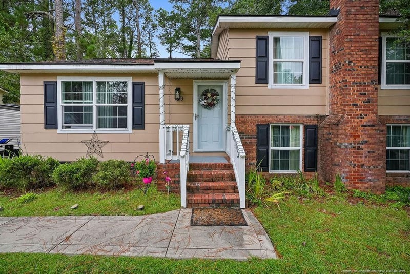 1613 Morehead Ave, Fayetteville, NC 28303