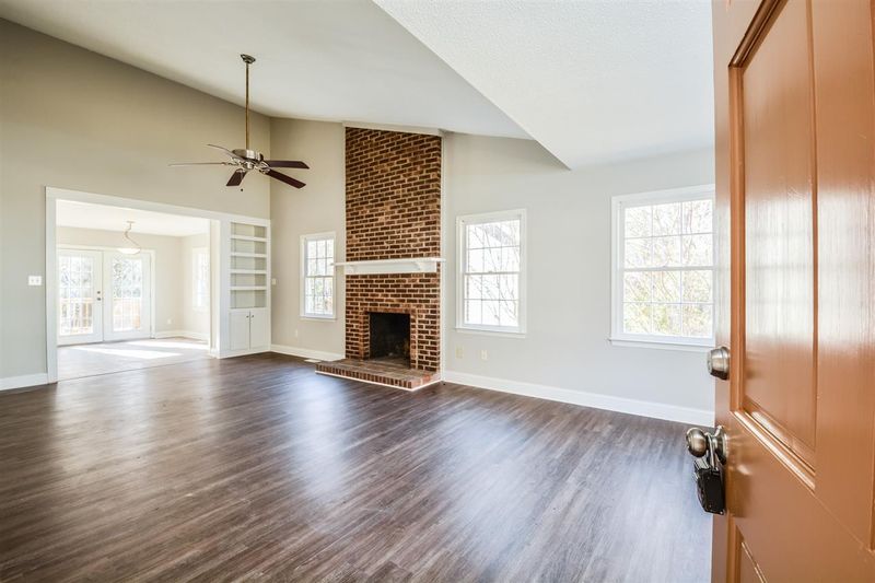 1613 Netherfield Ln, Raleigh, NC 27610