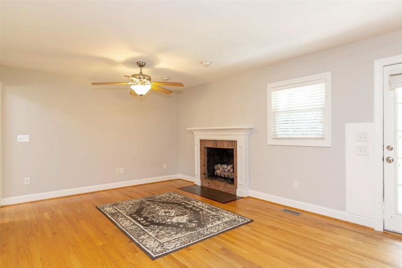 1613 Pinedale Dr, Raleigh, NC 27603