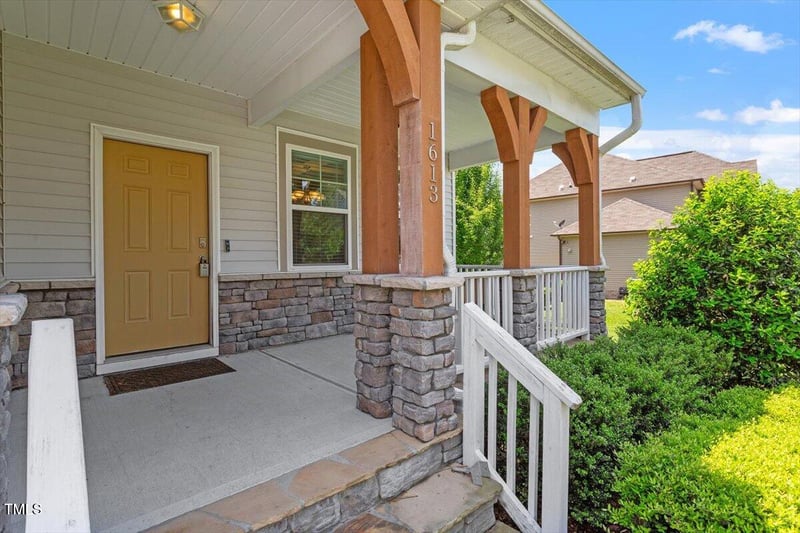 1613 Waddell Ct, Durham, NC 27703