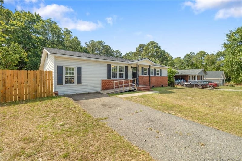 1614 Gardenia Ave, Fayetteville, NC 28311