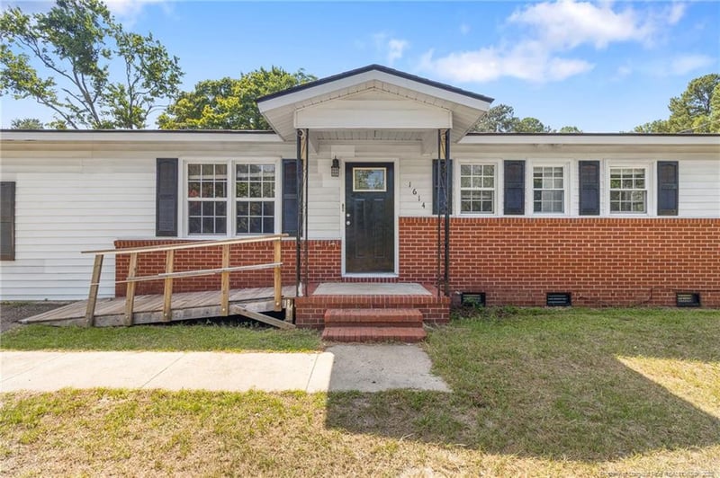 1614 Gardenia Ave, Fayetteville, NC 28311
