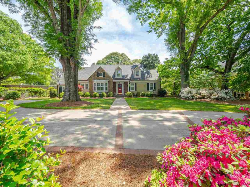1614 Oberlin Rd, Raleigh, NC 27608