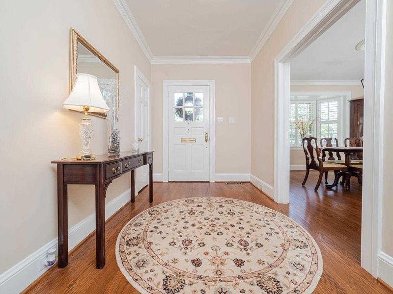 1614 Oberlin Rd, Raleigh, NC 27608