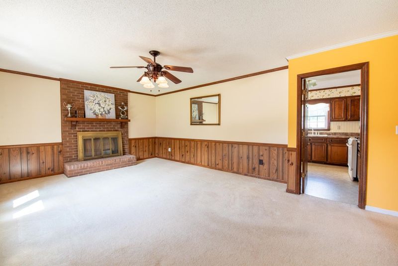1615 Mccuiston Dr, Burlington, NC 27215