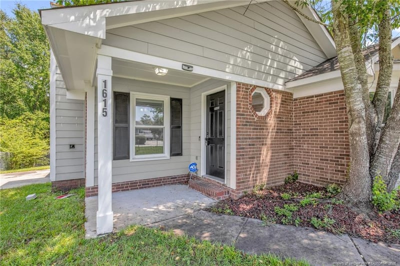 1615 Winnabow Dr, Fayetteville, NC 28304