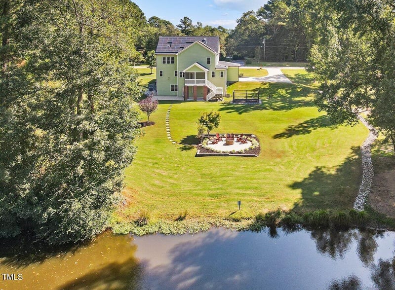 1616 Bowling Rd, Fuquay Varina, NC 27526