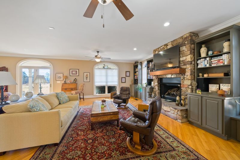 1616 Carl Durham Rd, Chapel Hill, NC 27516