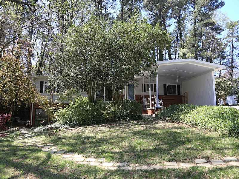1616 Pineview Dr, Raleigh, NC 27606