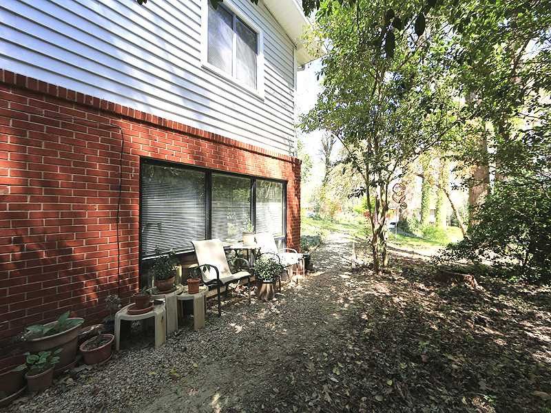 1616 Pineview Dr, Raleigh, NC 27606