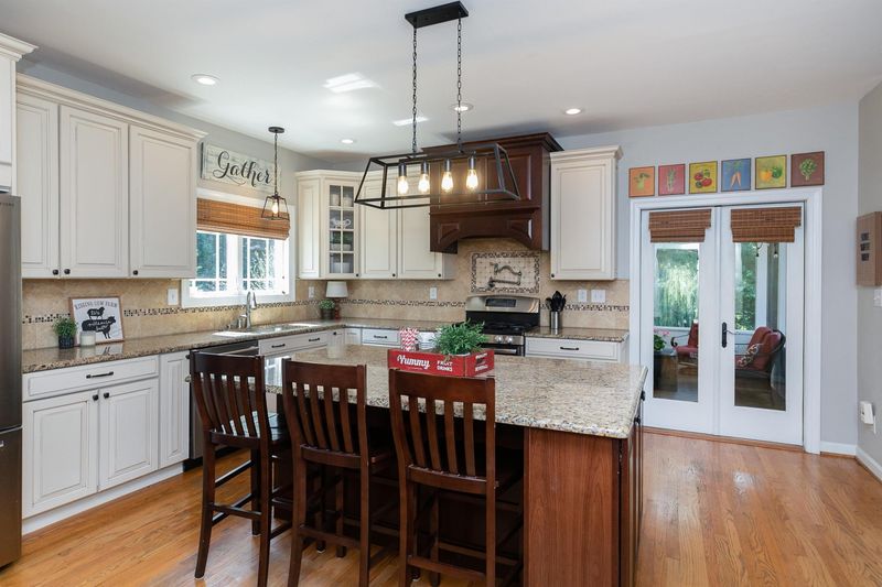 1616 Royal Red Trl, Apex, NC 27502