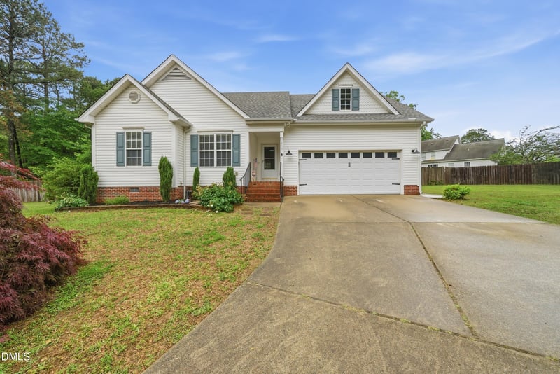 1616 Wet Stone Dr, Fuquay Varina, NC 27526