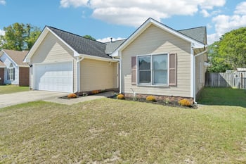 1616 Winnabow Dr, Fayetteville, NC 28304