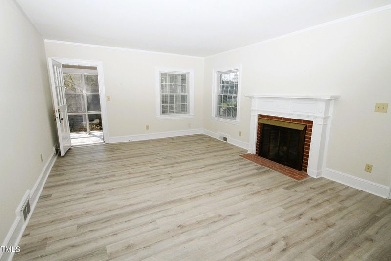 1617 W Davis St, Burlington, NC 27215