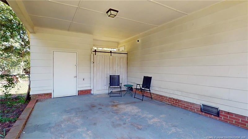 1617 Diplomat Dr, Fayetteville, NC 28304