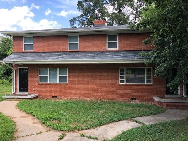 1617 Honeysuckle Rd, Raleigh, NC 27609