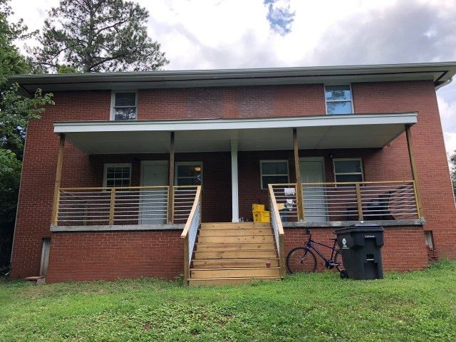 1617 Honeysuckle Rd, Raleigh, NC 27609