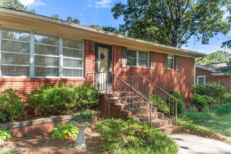 1617 Keogh St, Burlington, NC 27215