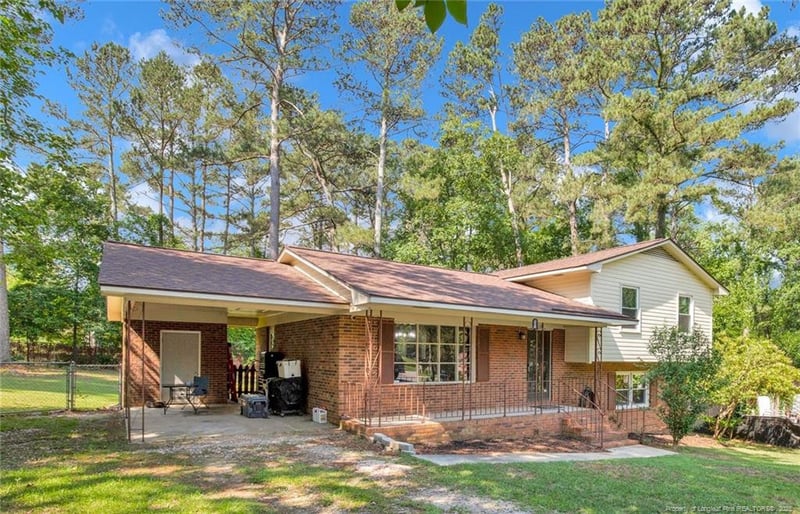 1618 Hickory Ridge Ct, Fayetteville, NC 28304