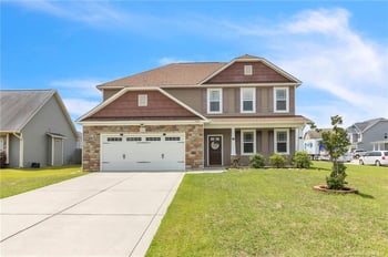 1618 Seattle Slew Ln, Hope Mills, NC 28348