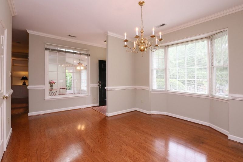 1618 Village Glenn Dr, Raleigh, NC 27612