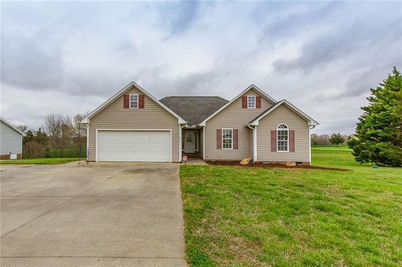 1619 Alyece Ct, Burlington, NC 27215