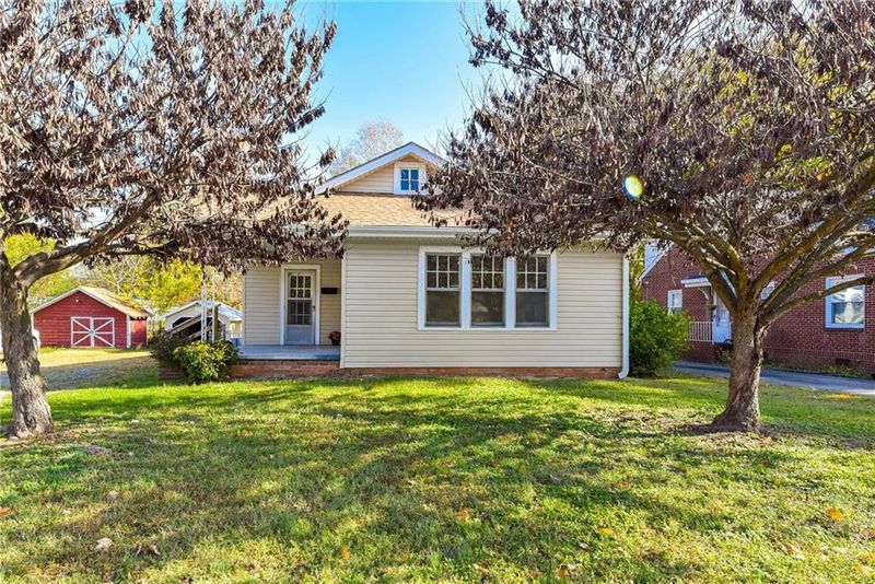 1619 W Davis St, Burlington, NC 27215