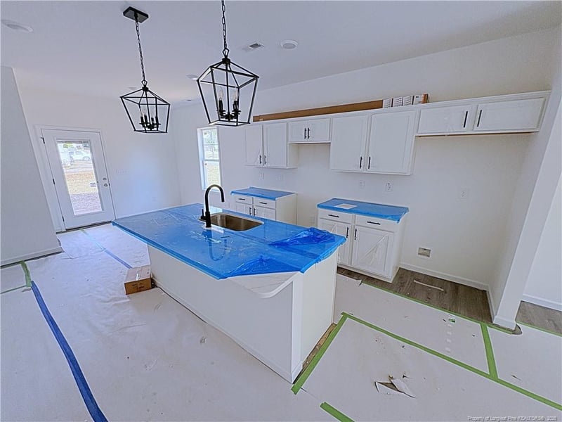 1619 Minurva Dr, Fayetteville, NC 28301