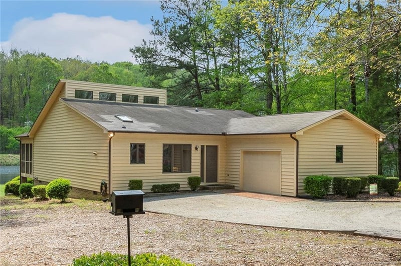 1619 Stonegate N, Sanford, NC 27332