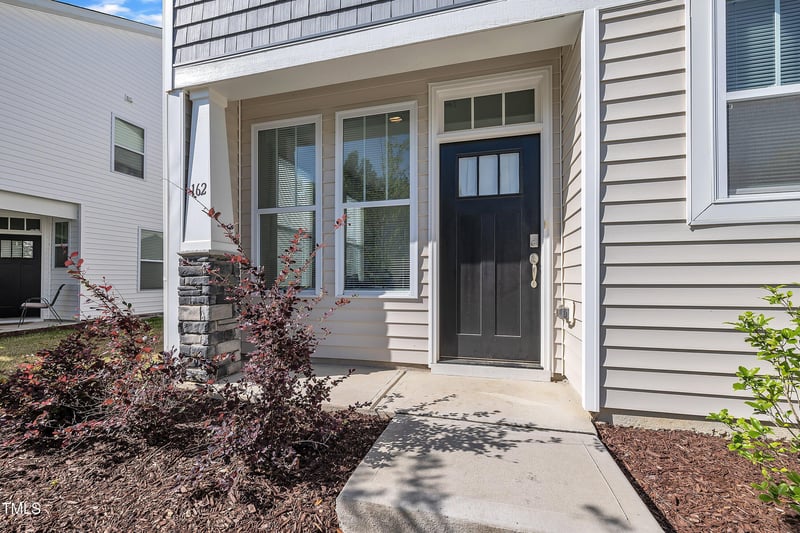 162 Channel Drop Dr, Clayton, NC 27520