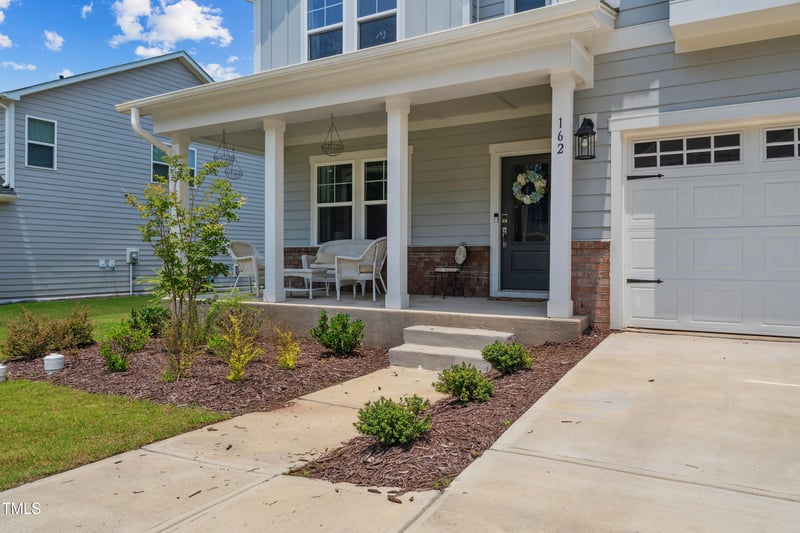 162 Hickory Grove Dr, Sanford, NC 27330