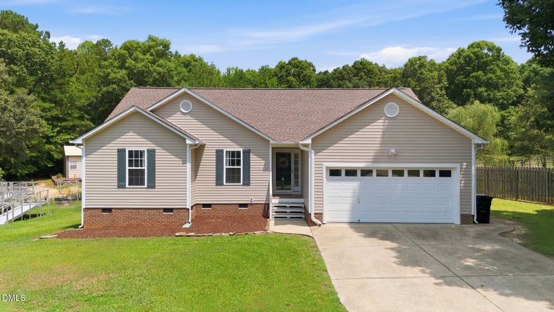 162 Oak Creek Dr, Clayton, NC 27520