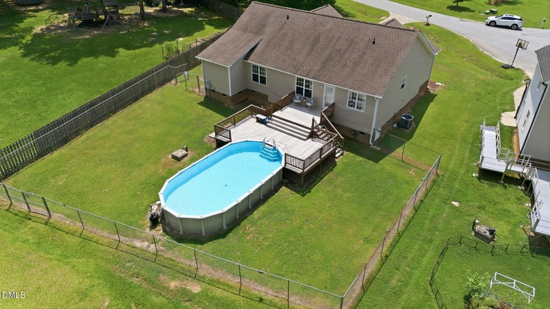 162 Oak Creek Dr, Clayton, NC 27520