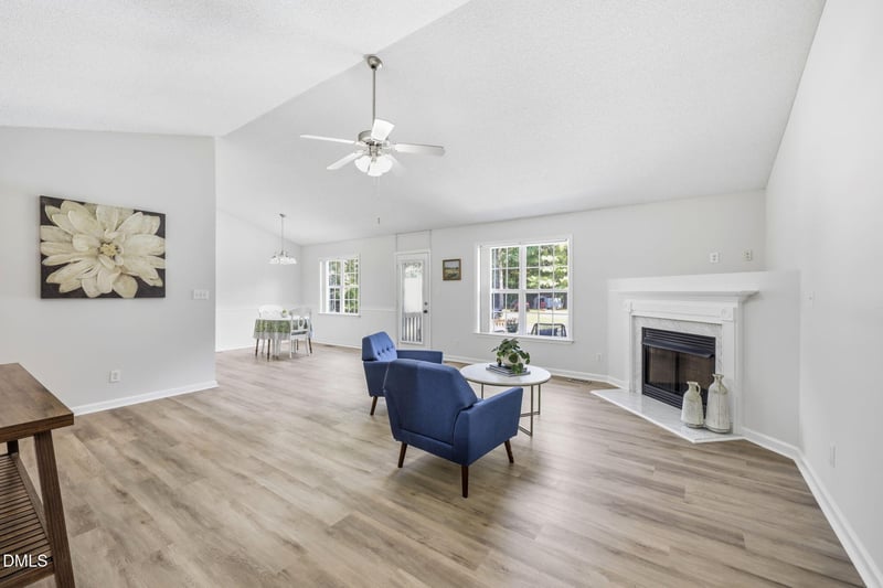 162 Oak Creek Dr, Clayton, NC 27520
