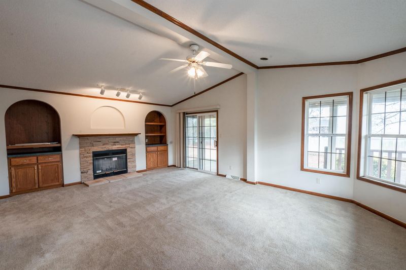 162 Red Robin Dr, Dunn, NC 28334