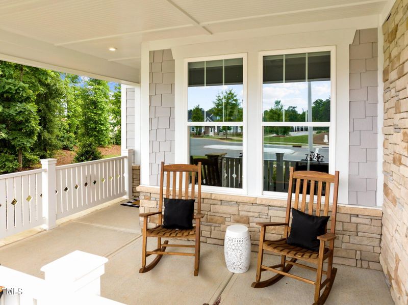 162 Trinity Creek Dr, Holly Springs, NC 27540