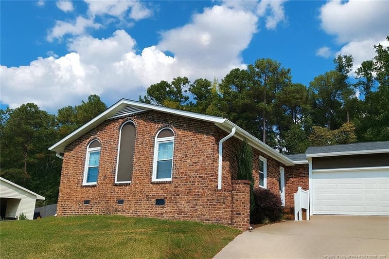 162 Wolfpoint Dr, Fayetteville, NC 28311