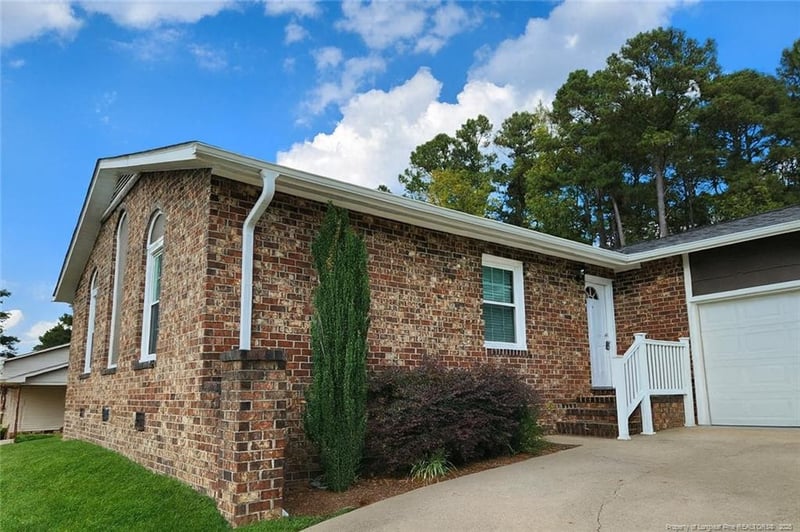 162 Wolfpoint Dr, Fayetteville, NC 28311