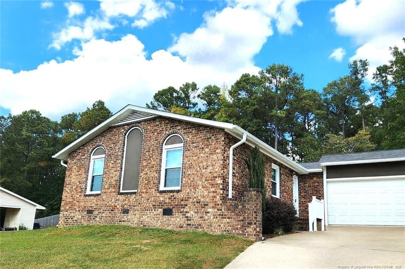 162 Wolfpoint Dr, Fayetteville, NC 28311