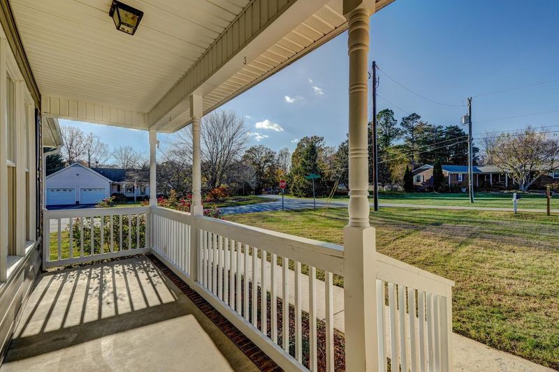 1620 E Little John Ln, Burlington, NC 27217