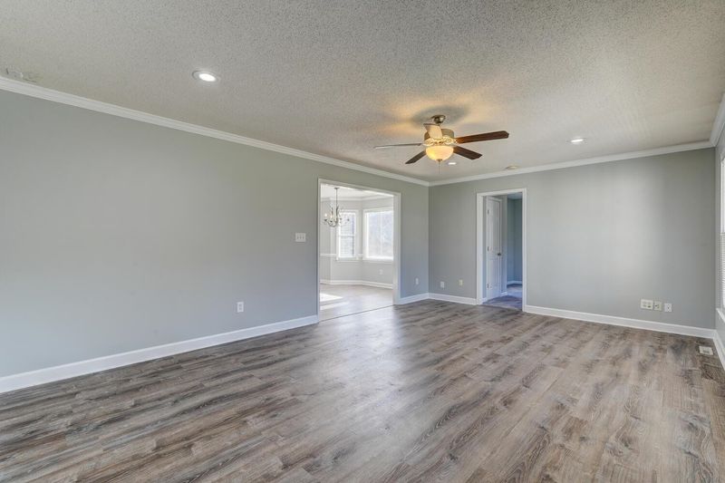 1620 E Little John Ln, Burlington, NC 27217
